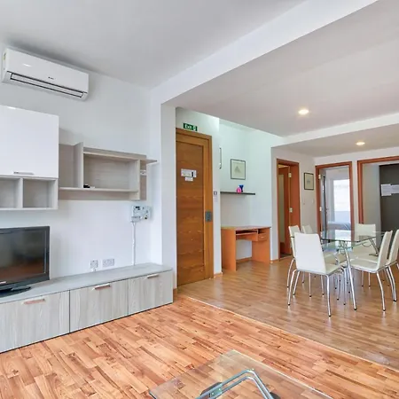 Sant Antnin Penthouse - Ferries - Sea Views 아파트 *