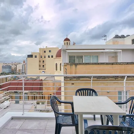 Sea View Penthouse By Jl * スリーマ
