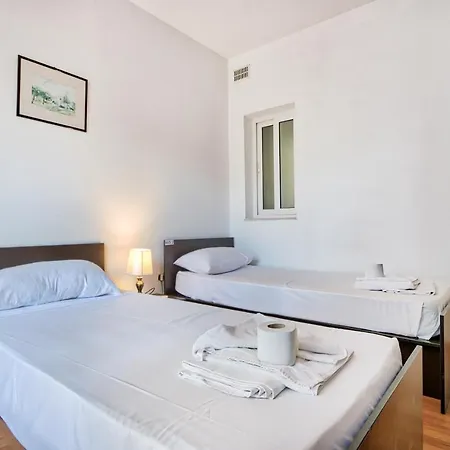 Sant Antnin Penthouse - Ferries - Sea Views * 슬리에마
