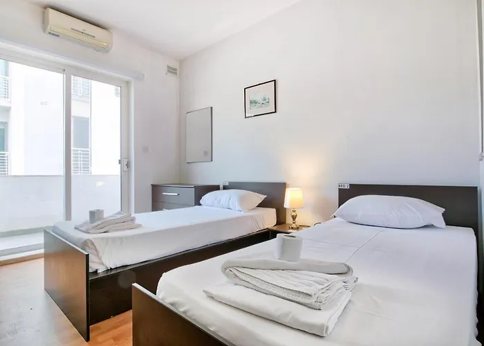 Sant Antnin Sea Side Penthouse By Haven And Keys Malta 아파트 슬리에마